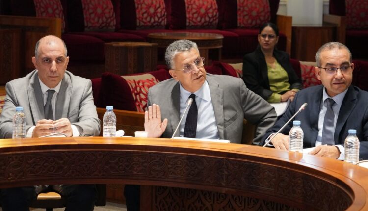  وهبي يؤكد انفتاحه على مراجعة شرطي السن والماستر لولوج المحاماة
