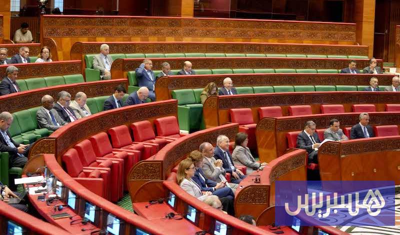 المعارضة تثير غموض التمويلات.. والحوار الاجتماعي يخيب آمال النقابات