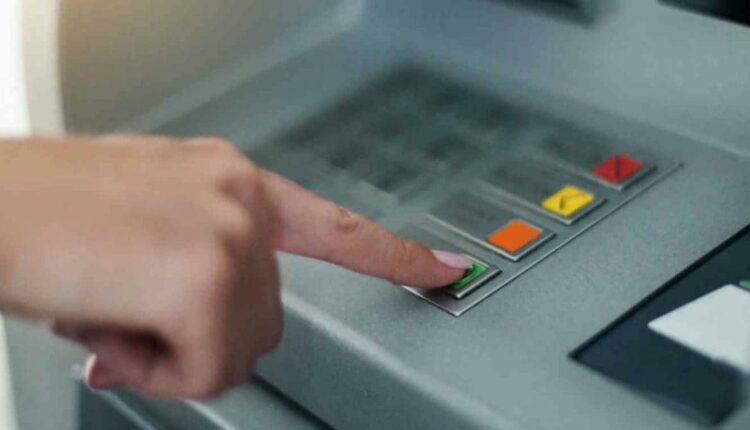  وزيرة المالية تحسم الجدل بشأن تراكم ديون الحسابات البنكية المُهمَلة