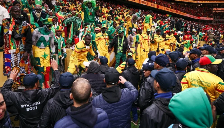  السنغال تشيد بالعفو الملكي عن المشجعين المعتقلين بالمغرب