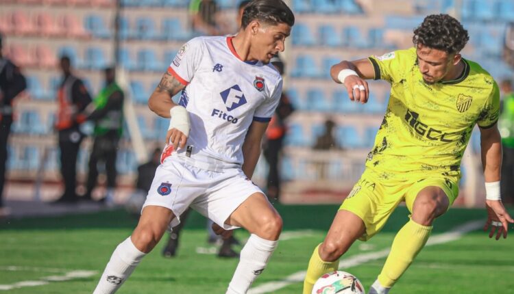  المغرب الفاسي ينجو من فخ “القروش” ويعود للصدارة مؤقتاً