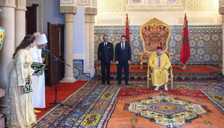  الملك يستقبل بالرباط عددا من السفراء الأجانب