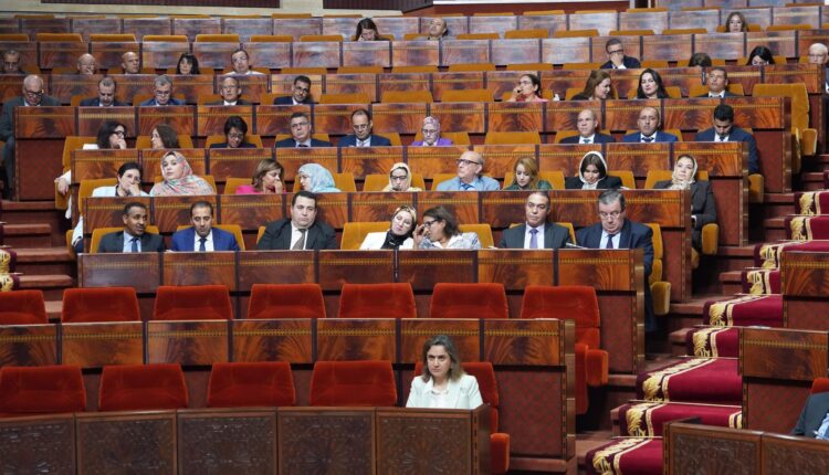 المعارضة تنتقد حصيلة الحكومة في التعليم: “إنفاق مرتفع وإصلاح متعثر”