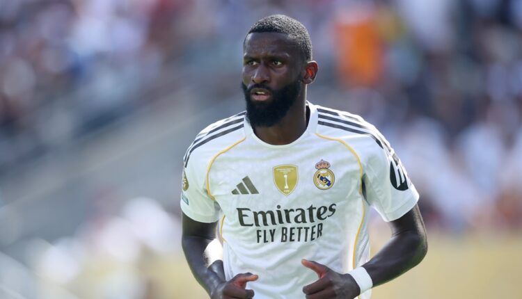  ريال مدريد يمدد عقد المدافع روديغر موسماً إضافياً