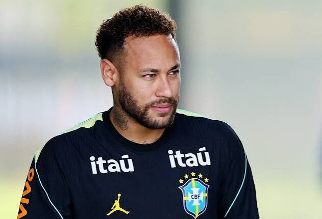  رئيس البرازيل: نيمار أول لاعب في منتخب يعمل من المنزل