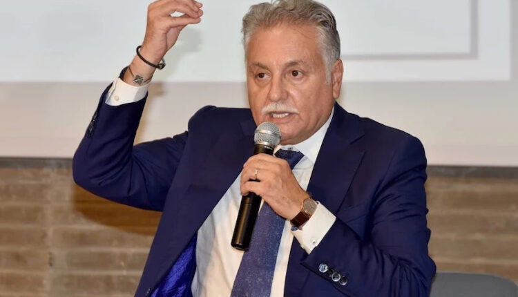  “الكتاب” ينتقد تأخر أحزاب الأغلبية في الالتحاق بتقصي حقائق “الفراقشية”