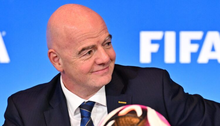  إنفانتينو يشير لإمكانية رفع عدد منتخبات كأس العالم إلى 64
