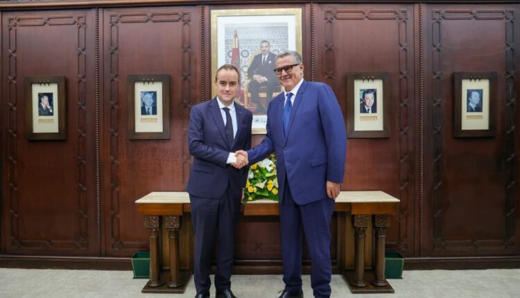  أخنوش يجري مباحثات مع الوزير الأول الفرنسي على هامش الاجتماع المغربي الفرنسي
