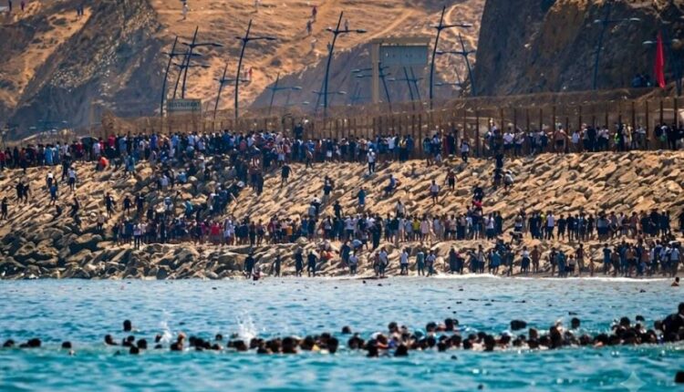  أحداث سبتة المحتلة.. امتحان سياسي وتواصلي للحكومة قبل صناديق الاقتراع