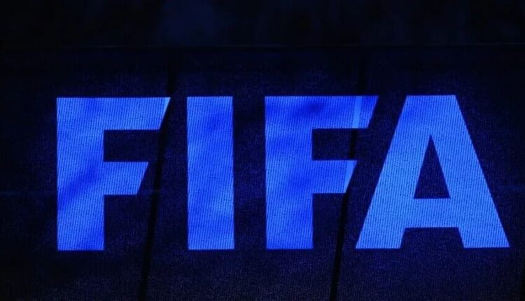  الفيفا يعتذر عن أخطائه ويرفض الاستقالة