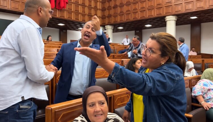  ارتدادات “صاك طنجة” تصل جماعة البيضاء وخلاف حاد بين الأحرار و”البام”