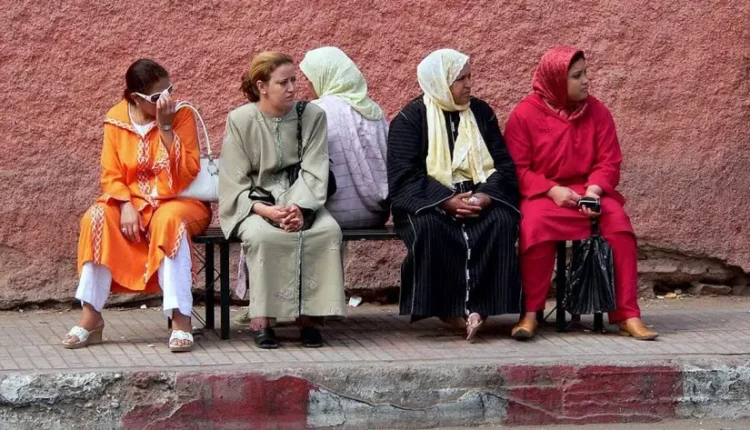  تشغيل النساء يُواصل التراجع وفوارق الأجور تصل لـ43% مقارنة بالرجال